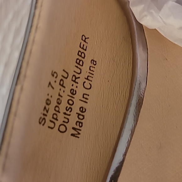 Signature by Olivia Miller silver heels5+. Size 7.5. Perfect for the Holidays. - Picture 8 of 14